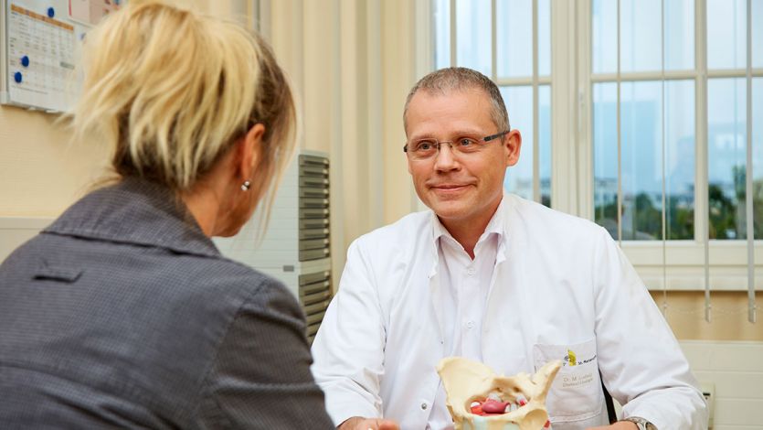 Chefarzt der Urologie Ludwig im Gespräch
